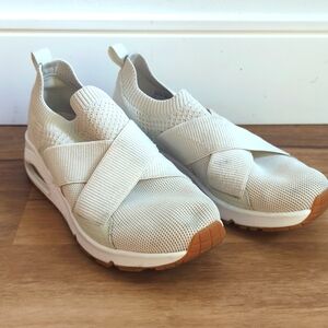 Skechers Air-Cooled Memory Foam sneakers size 6.5